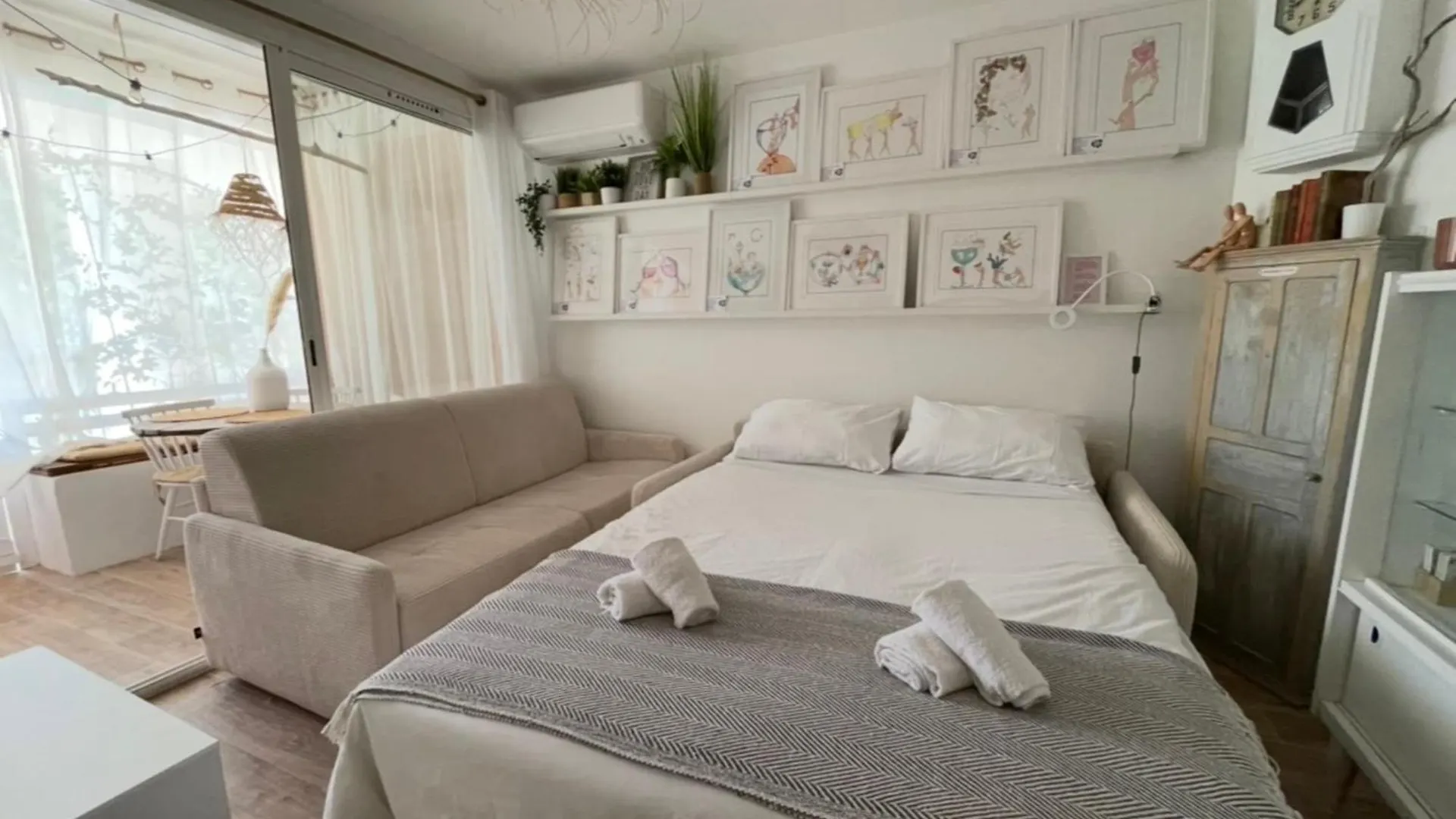 Charming Air-Conditioned One-Bedroom 150M From Cavaliere Beach Le Lavandou Apartment