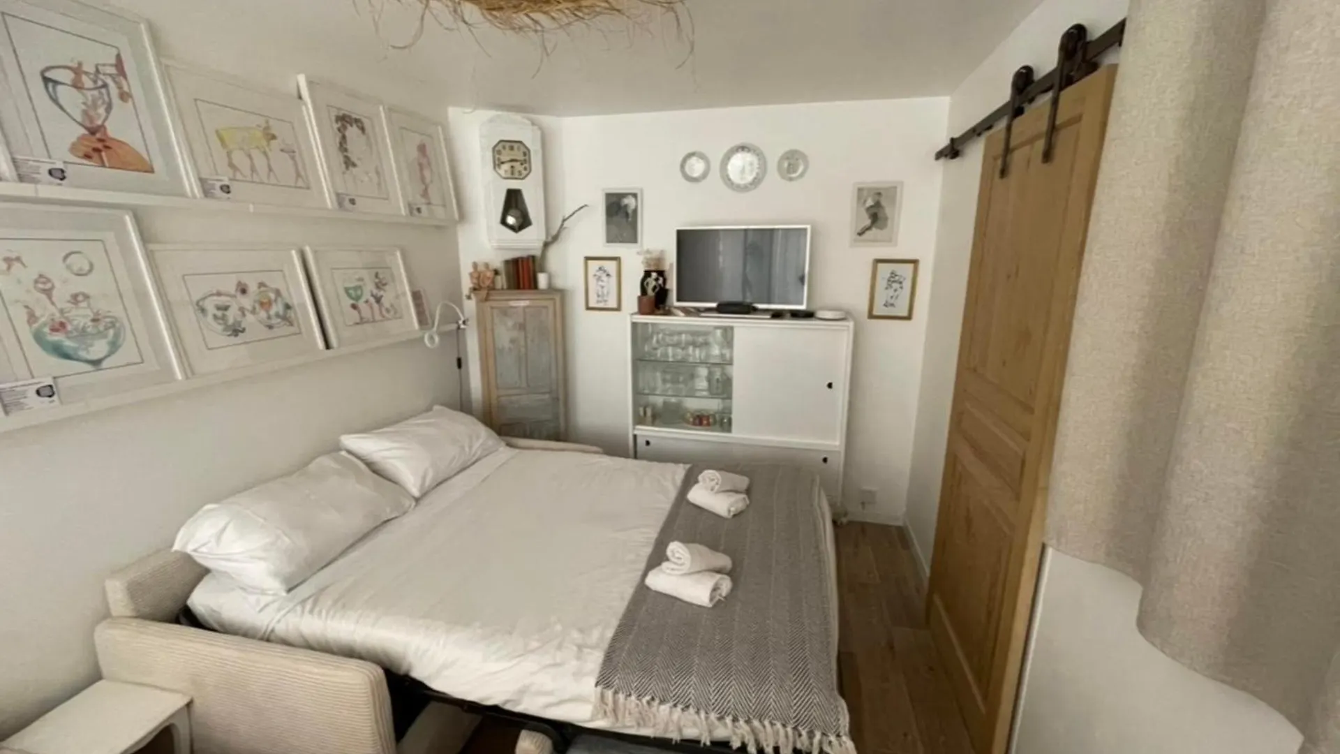 Charming Air-Conditioned One-Bedroom 150M From Cavaliere Beach Le Lavandou France