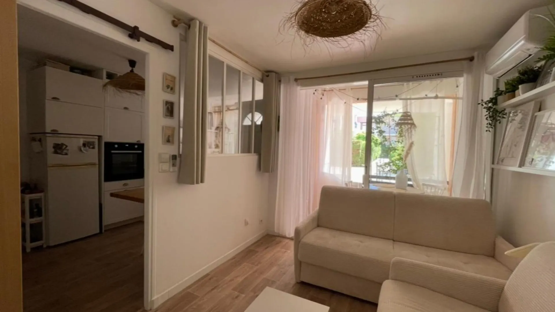 Charming Air-Conditioned One-Bedroom 150M From Cavaliere Beach Le Lavandou Apartment